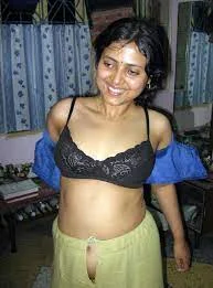 रंडी सौतेली माँ की उछल उछल कर चुदाई ...