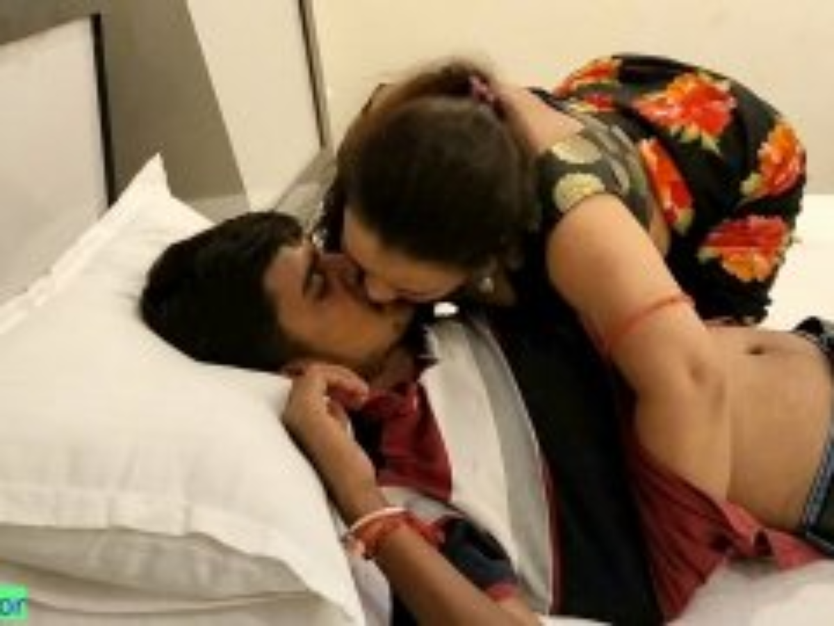 चाचा और उनके दोस्तों ने मुझे मिलकर चोदा। Xxx Chacha Bhatiji Sex Kahani